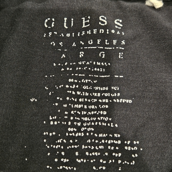 Guess Men Large Skull Grunge Skull Roses Black Goth Graphic Short Sleeve Tee - Picture 7 of 8